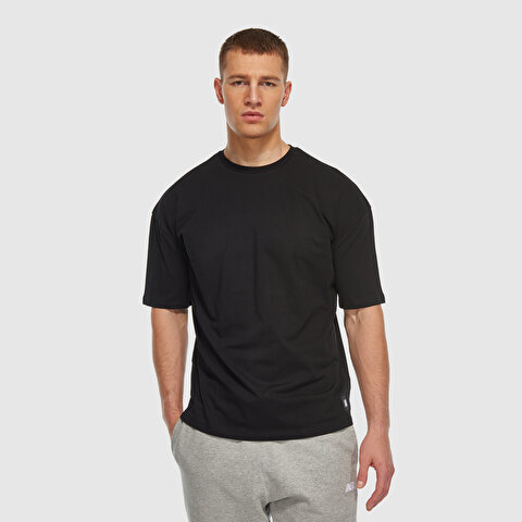 New Balance UNT3399 Siyah Unisex Tişört