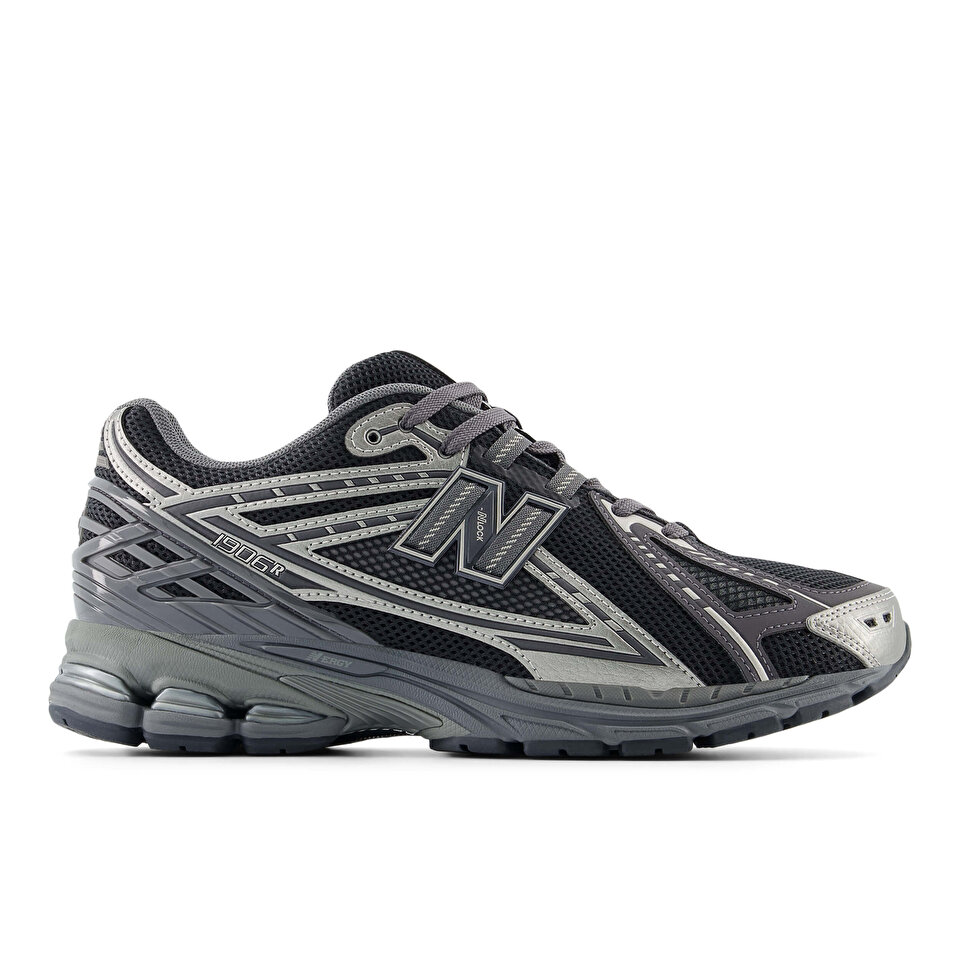 New balance siyah discount