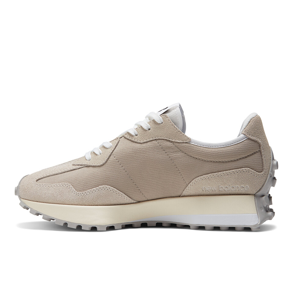 New balance 737 abrikoos on sale