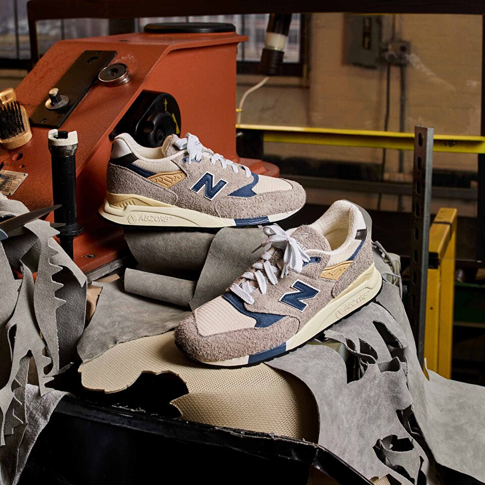 998