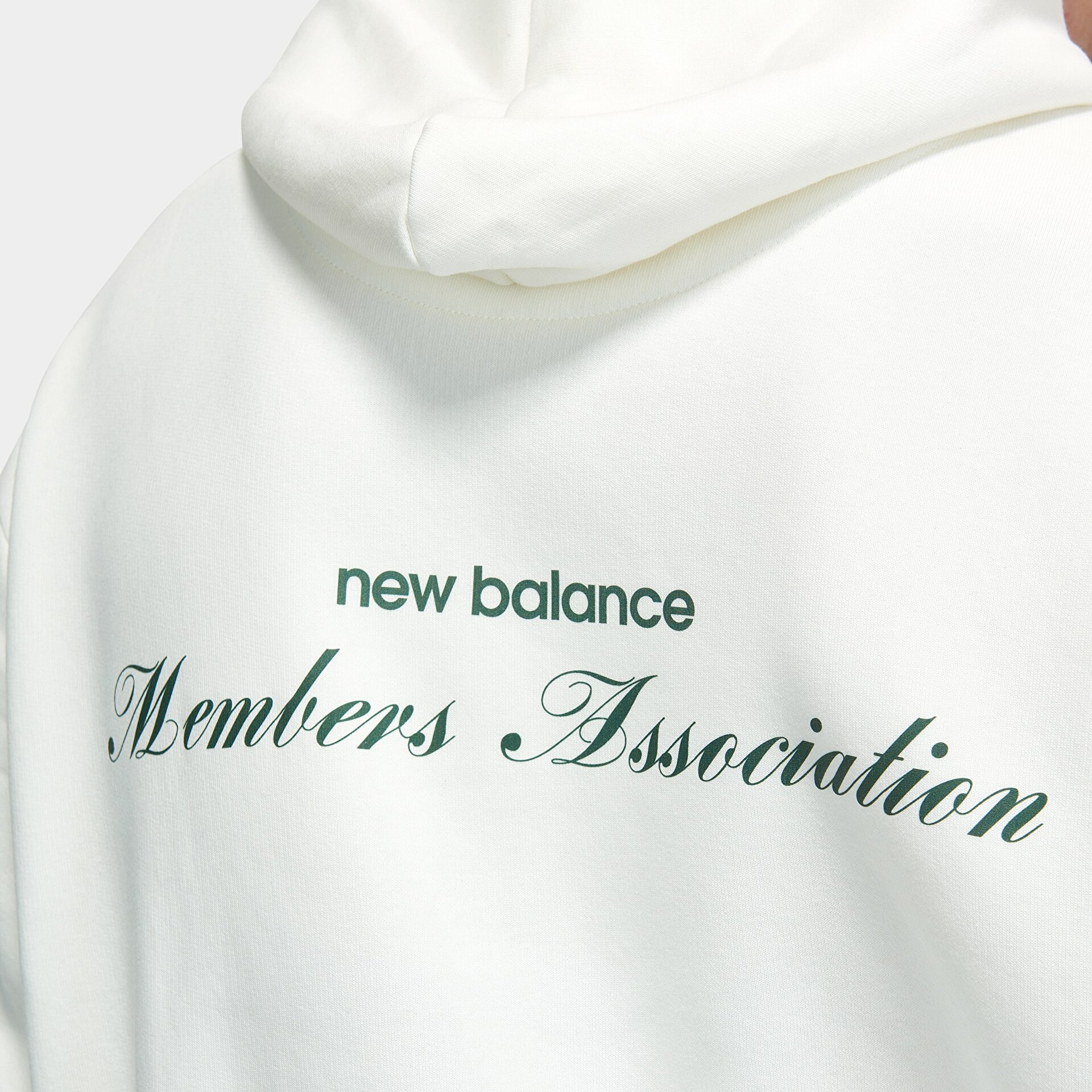 new-balance-mnh3397-beyaz-erkek-sweatshirt