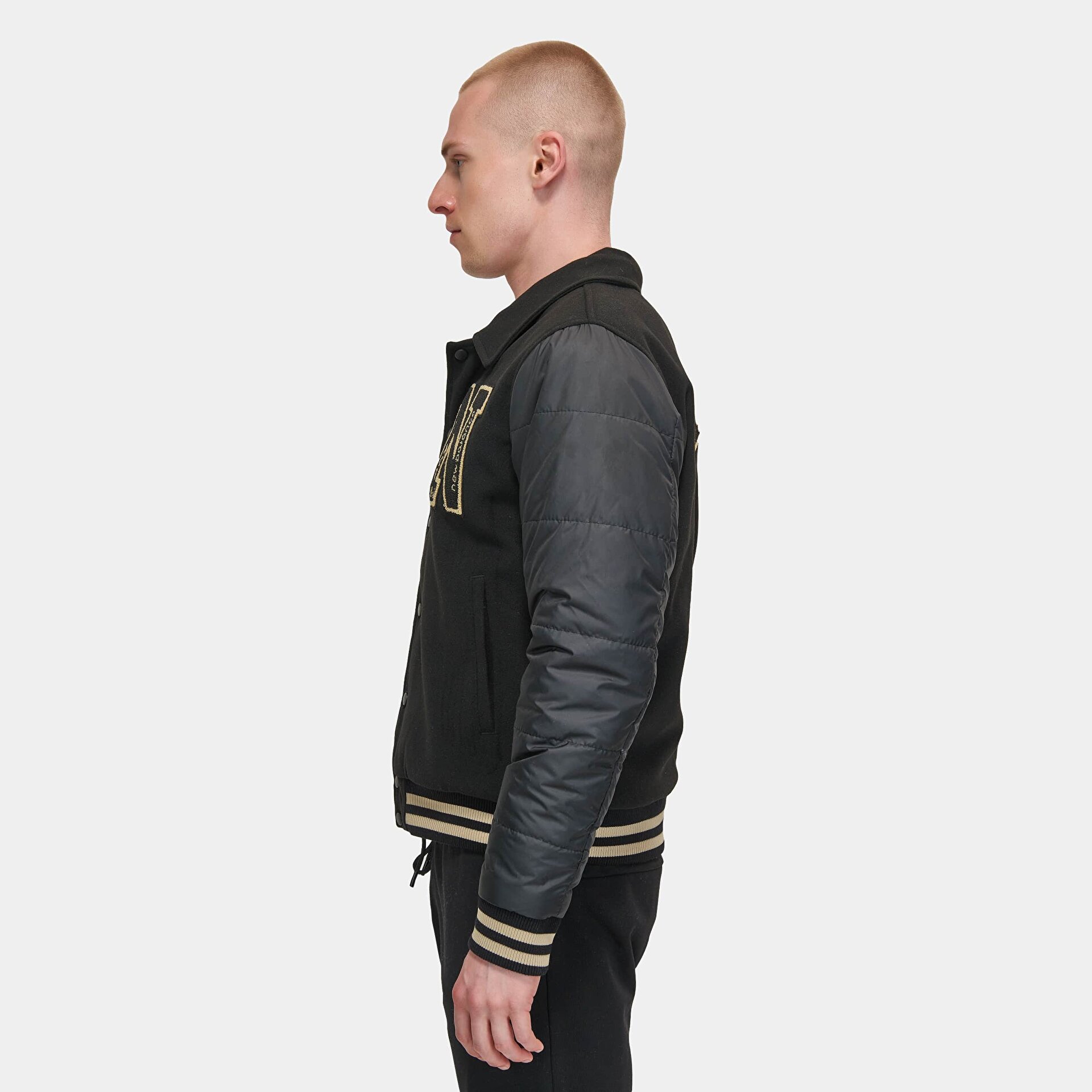 new-balance-mnj3391-siyah-erkek-mont-amp-yelek