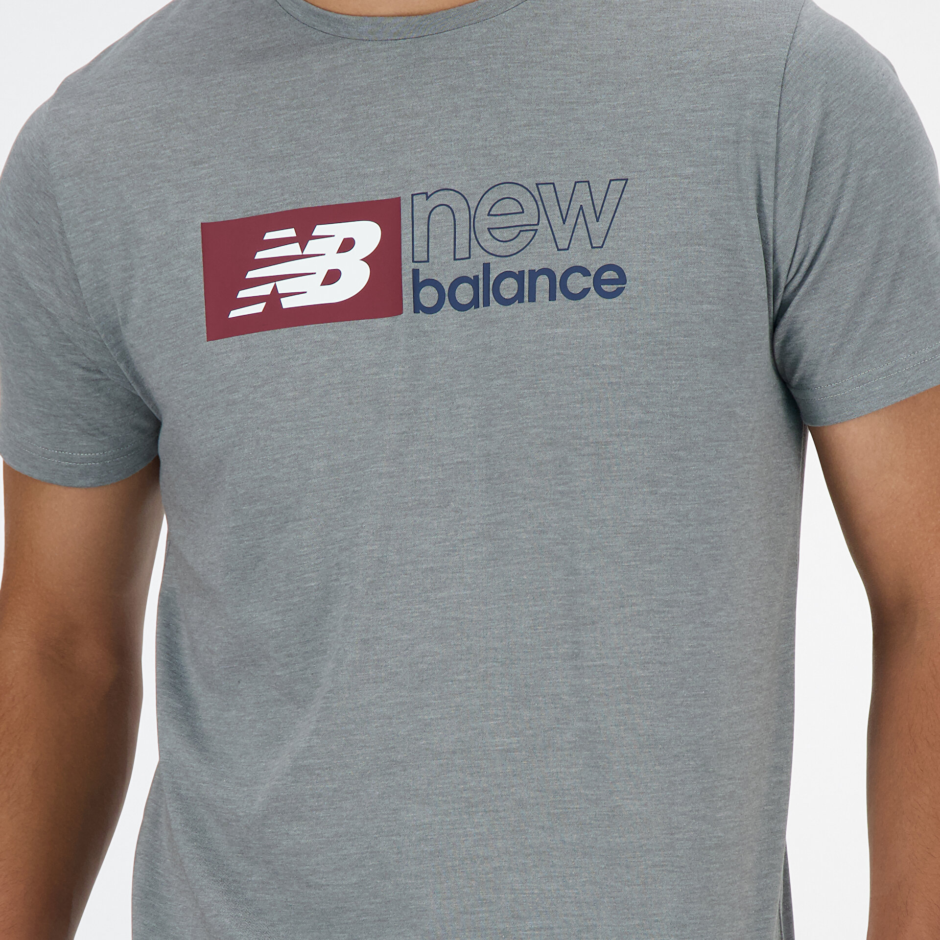 new-balance-mt41071-gri-erkek-tisort