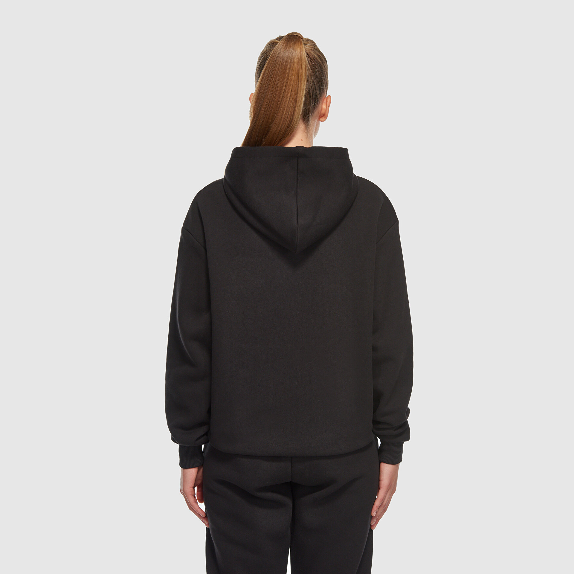 new-balance-unh3406-siyah-unisex-sweatshirt