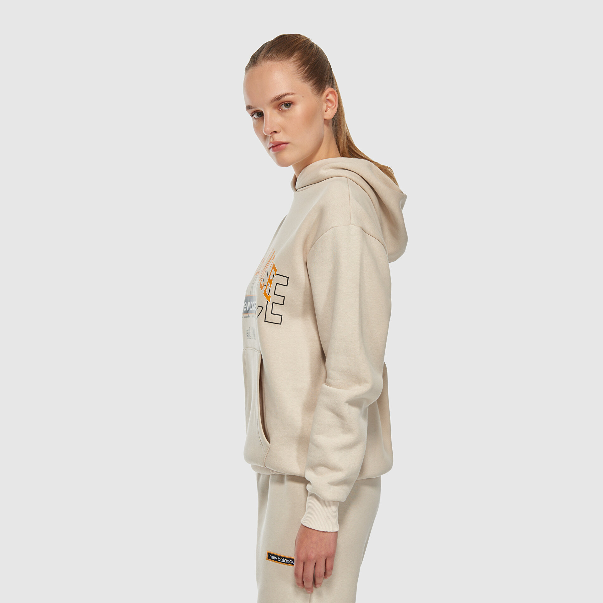 new-balance-unh3406-bej-unisex-sweatshirt